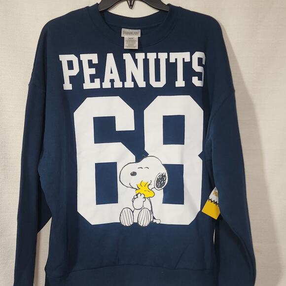 Peanuts Other - Snoopy men's sweatshirt size medium NWT